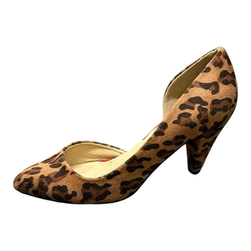 CL by Laundry Vegan Suede Leopard Print Heels
Style Angelina Brown Tan
Size: 8.5 - Picture 2 of 11